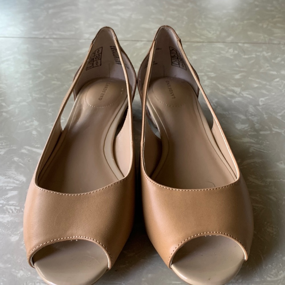 Never worn - Pair of summer/spring flats